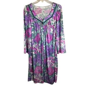 Vintage Vanity Fair Purple Floral Button Robe  Size M  House Coat Dressing Robe